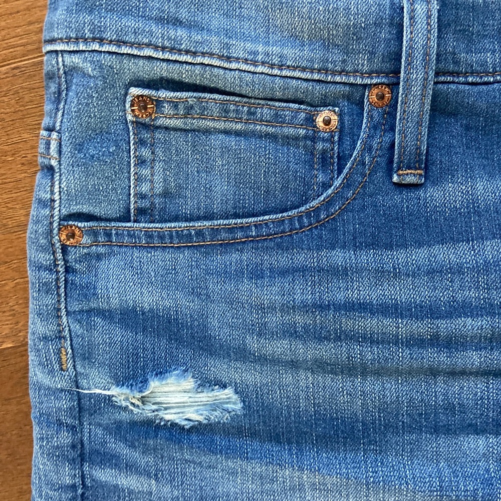 ✅SOLD J CREW DISTRESSED HIGH RISE SHORTS 30 NEW - Picture 6 of 9